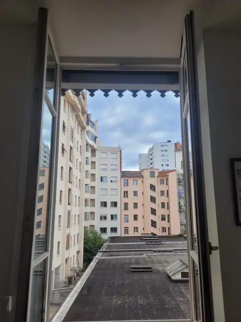 Brise-solei installé
